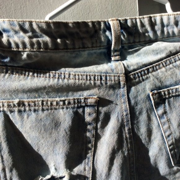 High Rise Mom Jeans - Picture 4 of 8